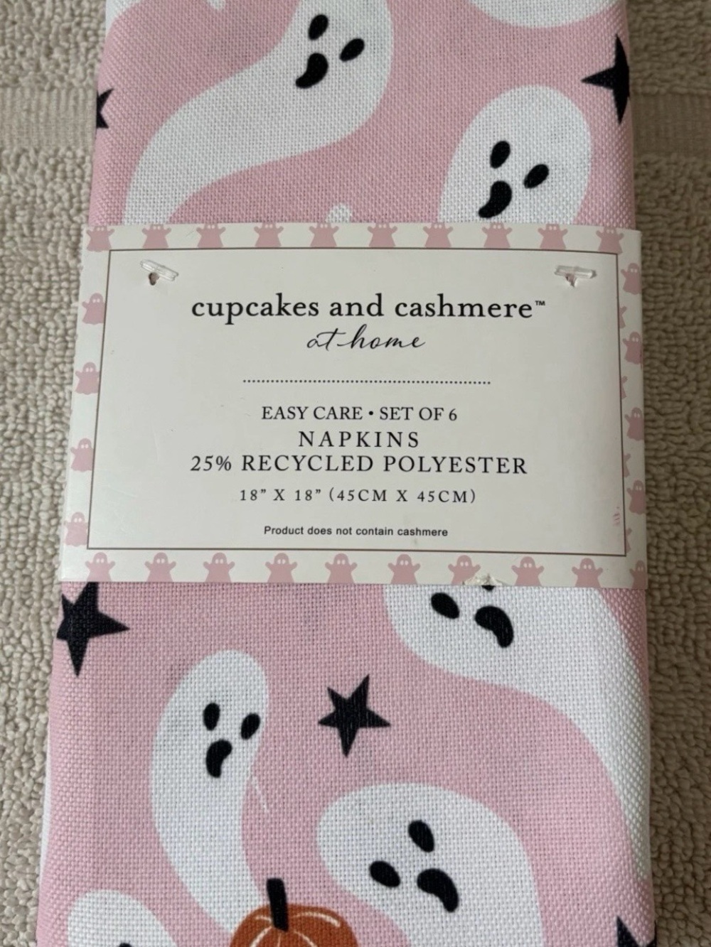 CUPCAKES AND CASHMERE NAPKINS (6) 18 X 18 Pink & White
GHOSTS 100% Polyester